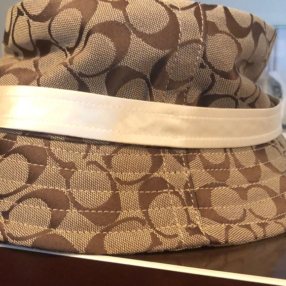 Coach Bucket Hat Worn 1x! Authentic! original box - Picture 4 of 8